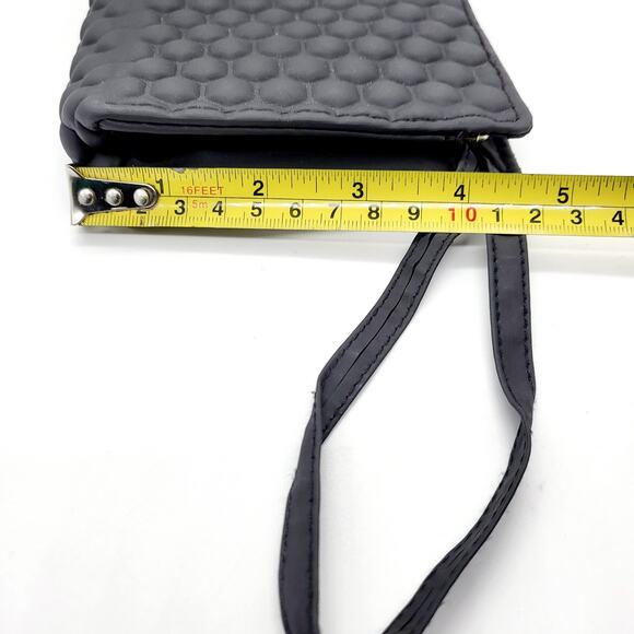 The Bump Black Hexagon Bag Bubble Mini Zip Closure Wristlet Pouch Bag - Picture 9 of 9